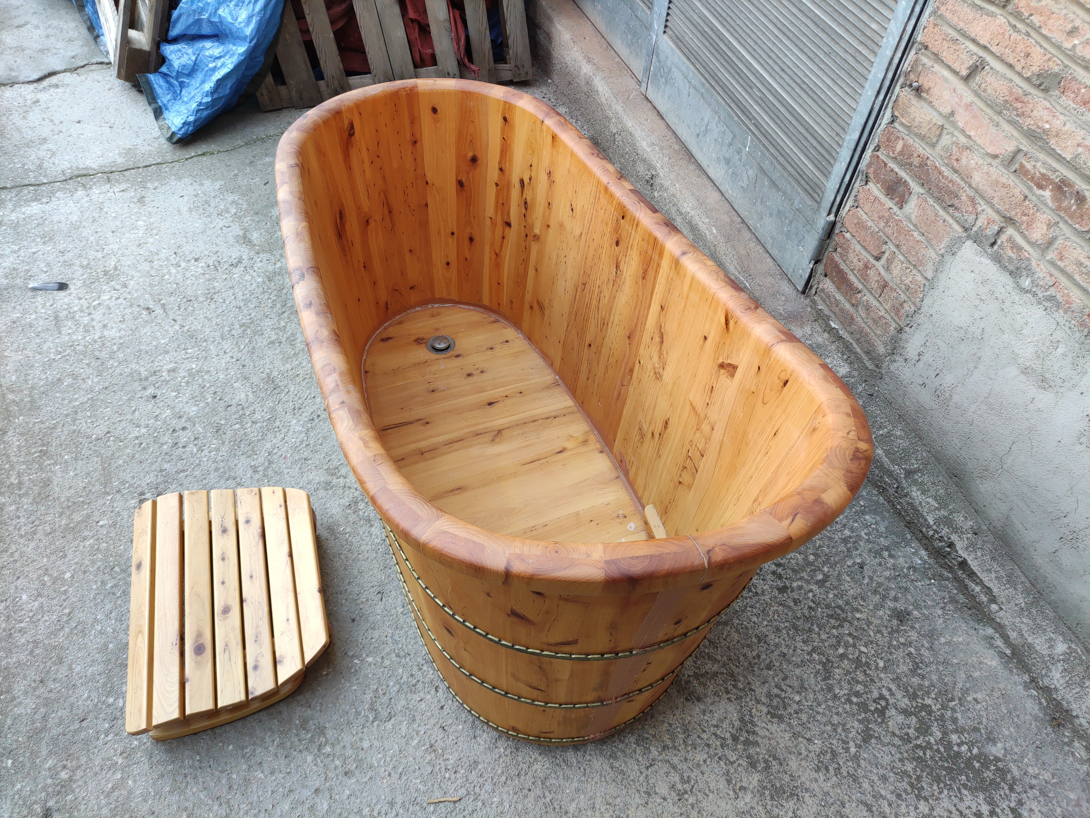 bañera +4patas+asiento japon 64-79 o 76.5-90.5x138x66 1u
